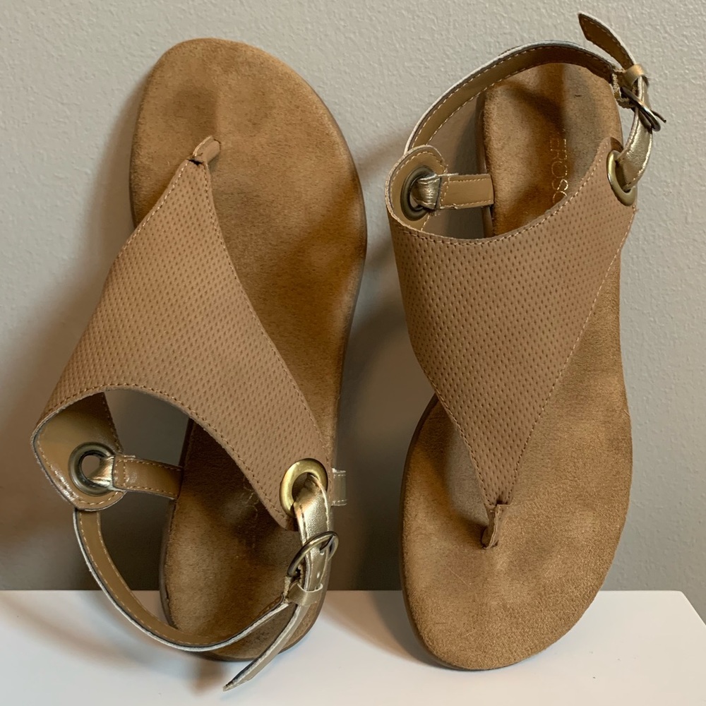 Aerosoles tan/beige sandals